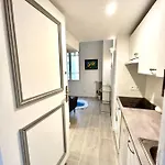 Apartament Studio At 1 Min From The Main Street Nicea
