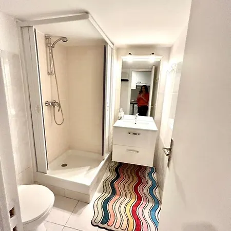 Studio At 1 Min From The Main Street * Nice